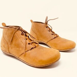 SOLE ⭐️ leather recork chukka boots